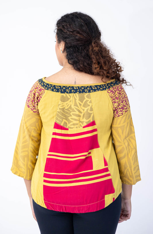 Blusa em patchwork com decote canoa