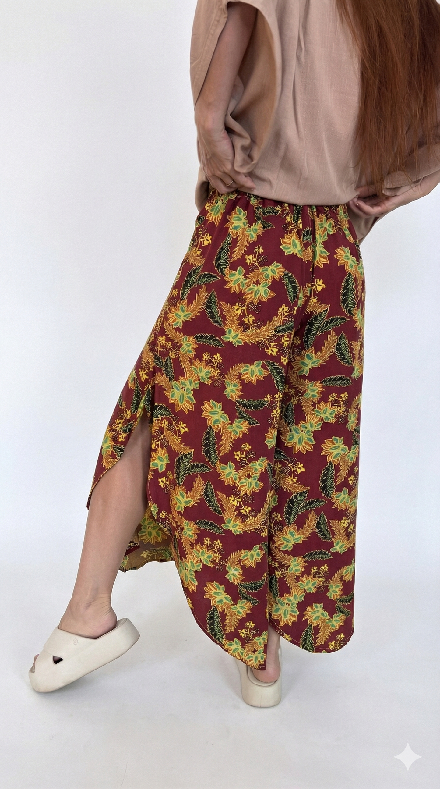 Calça pantacourt estampada