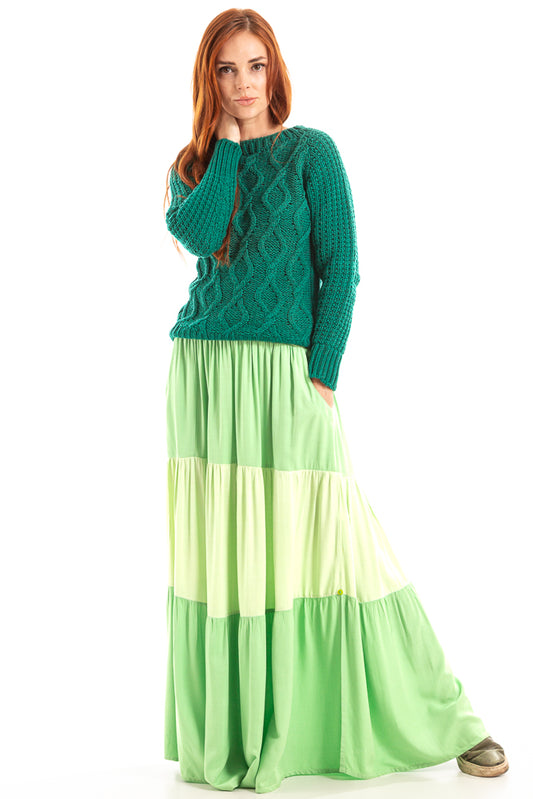 Saia com babados e cordão de crochê