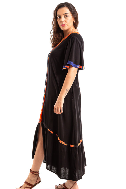 Vestido com frente assimetrica e botoes grandes