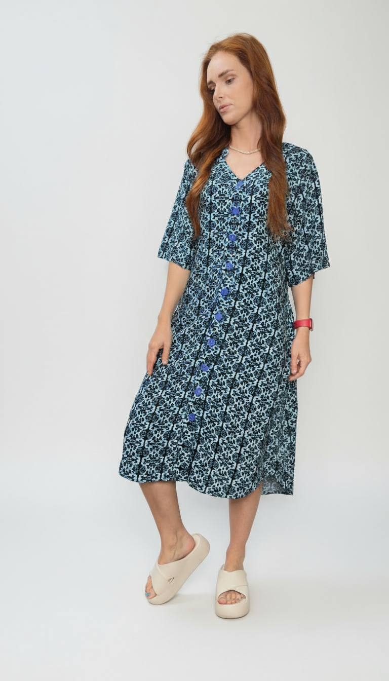 Vestido com gola padre e cinto para ajuste atrás