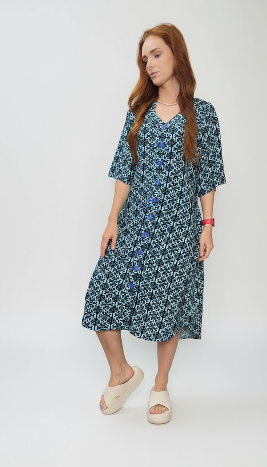 Vestido com gola padre e cinto para ajuste atrás