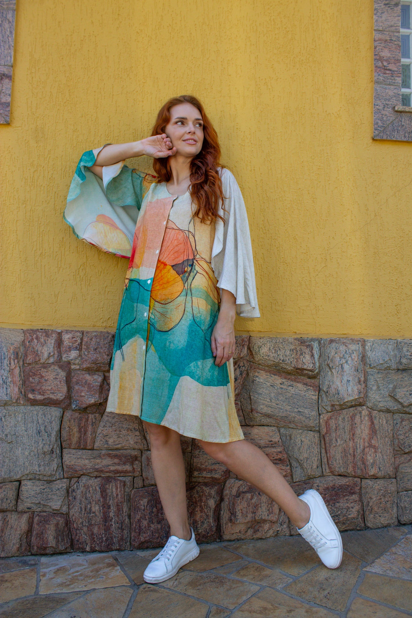 Vestido com mangas morcego