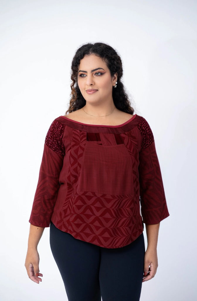Blusa em patchwork com decote canoa