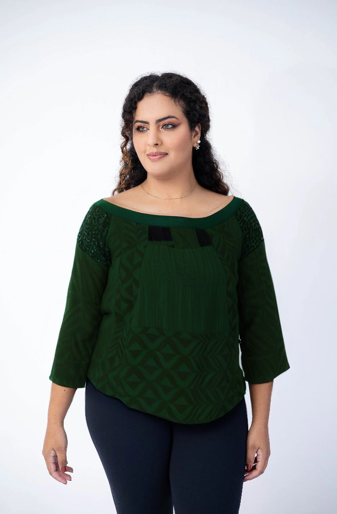 Blusa em patchwork com decote canoa