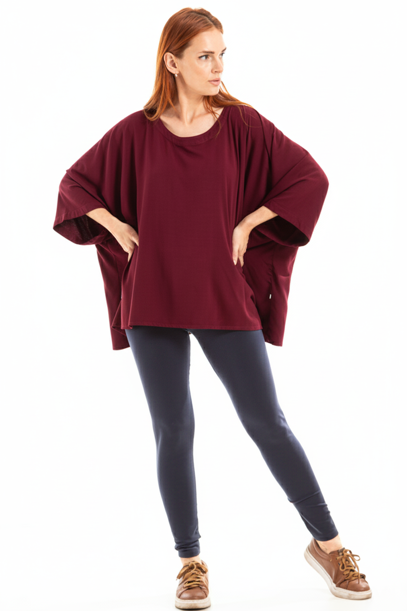 Bata com decote redondo e abertura nas costas