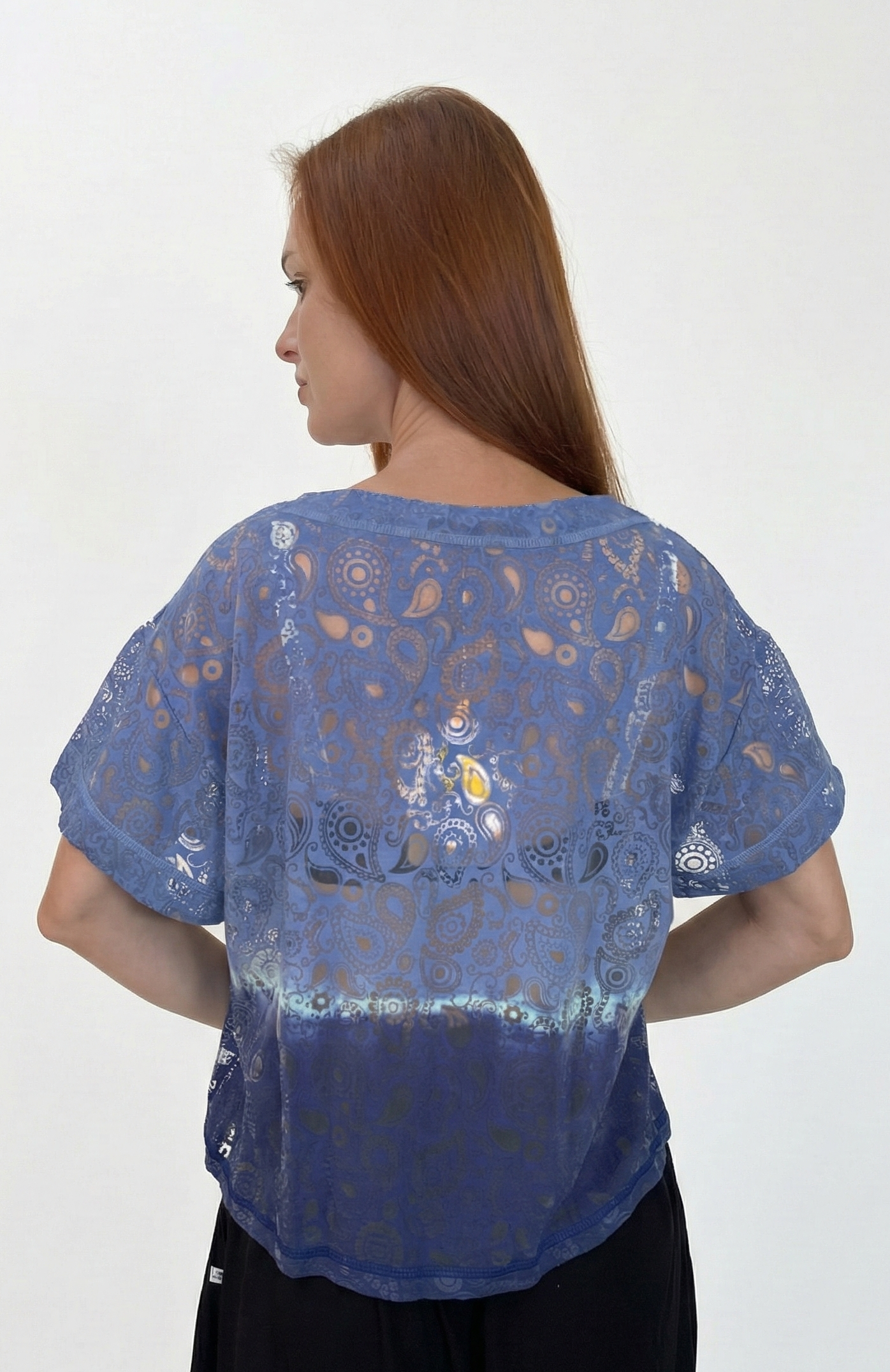 Blusa em malha com tie dye