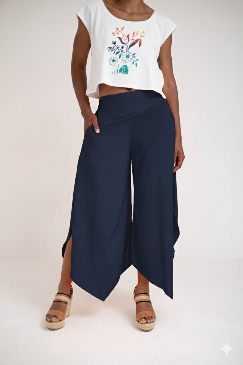 Calça tipo pantacourt com bolsos laterais