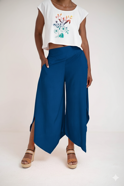 Calça tipo pantacourt com bolsos laterais