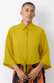 Camisa mullet com botoes e amarracao frontal