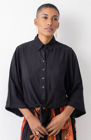 Camisa mullet com botoes e amarracao frontal