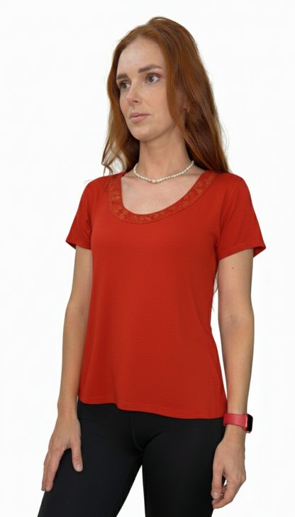 Camiseta com patchwork exclusiva