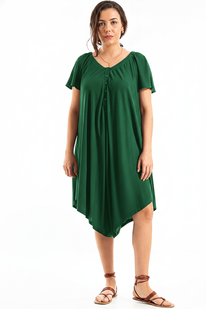 Macacão com pernas largas e abertura tipo polo