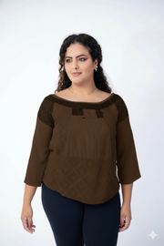 Blusa em patchwork com decote canoa