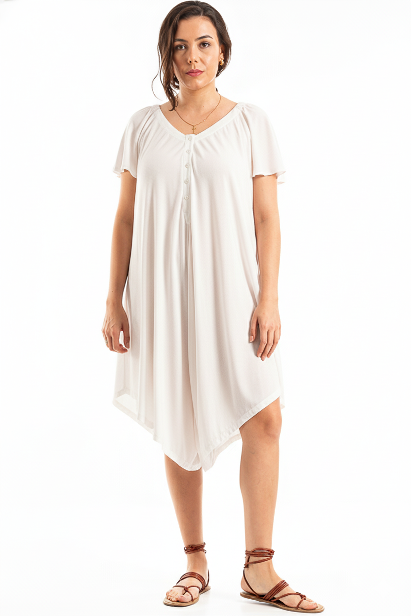 Macacão com pernas largas e abertura tipo polo