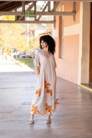 Vestido longo com decote V e estampa limitada
