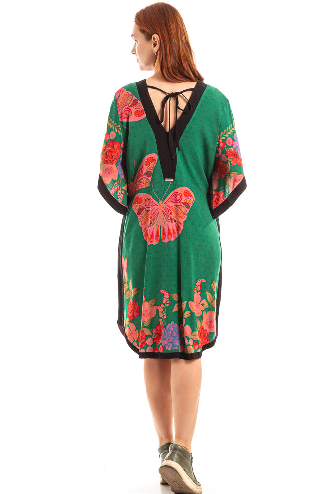 Vestido curto estampado com detalhes lisos