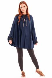 Poncho com cordão de crochê no decote