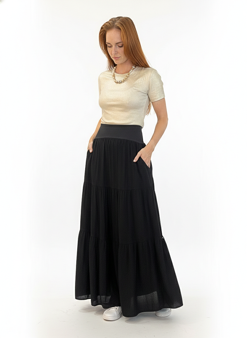 Saia com babados e cordão de crochê