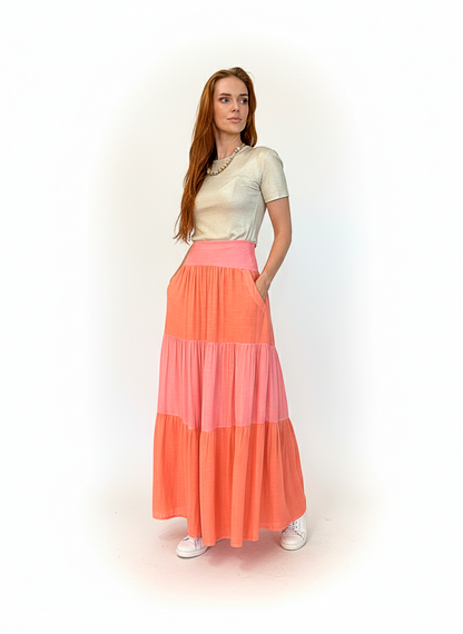 Saia com babados e fenda com detalhe em crochê