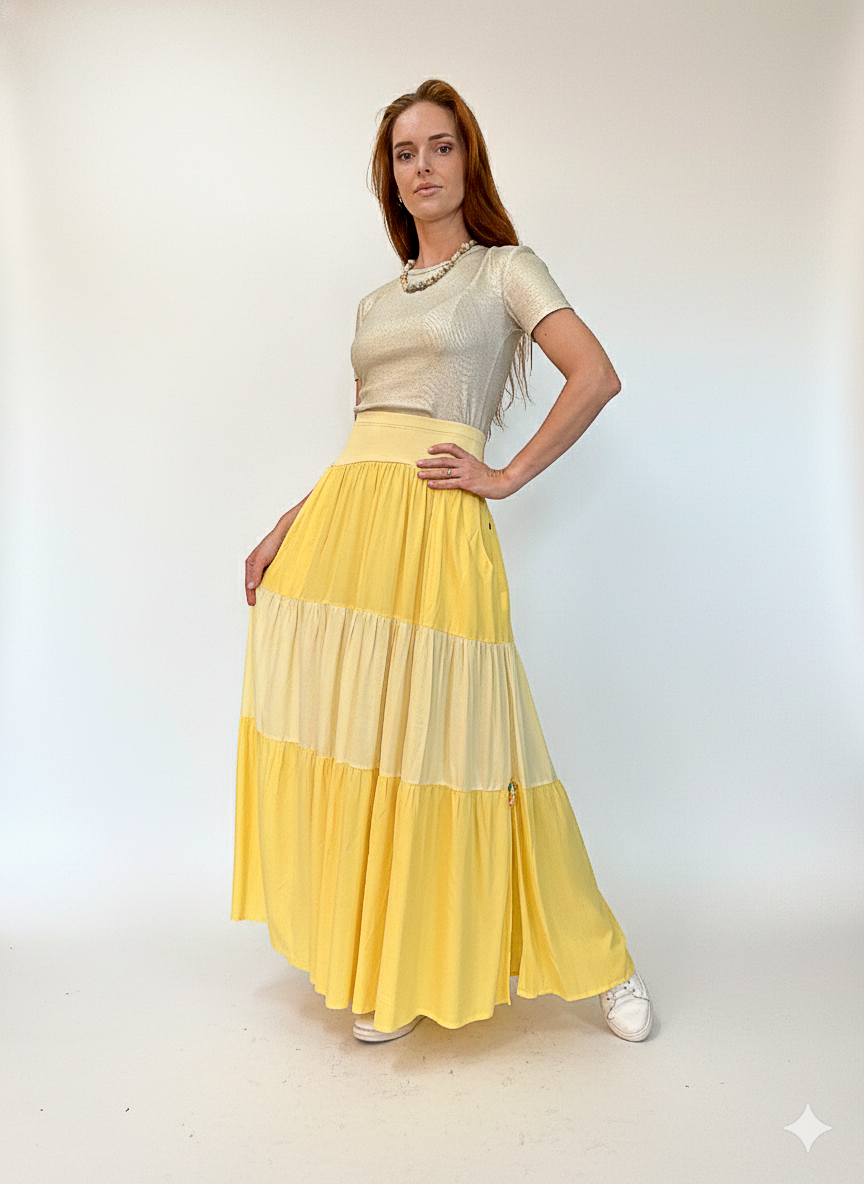 Saia com babados e cordão de crochê