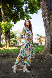 Vestido amplo com botões na gola