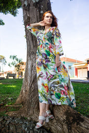 Vestido amplo com botões na gola