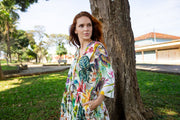 Vestido amplo com botões na gola