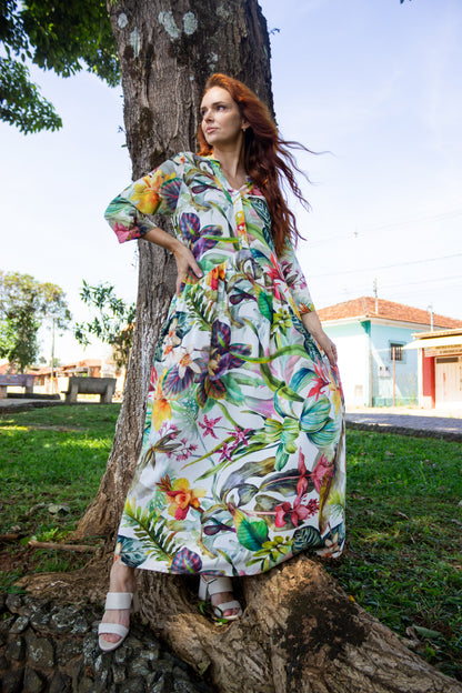 Vestido amplo com botões na gola