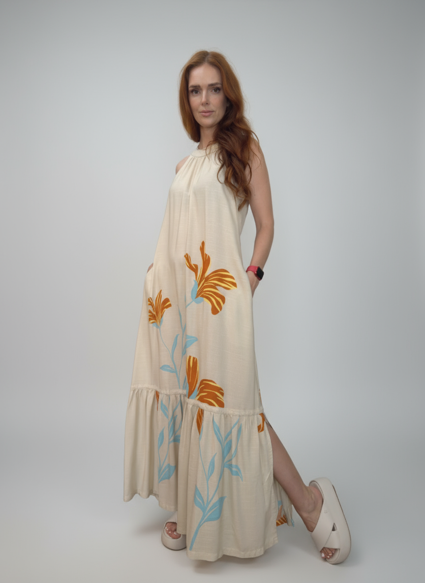 Vestido com ajuste no pescoço e estampa limitada