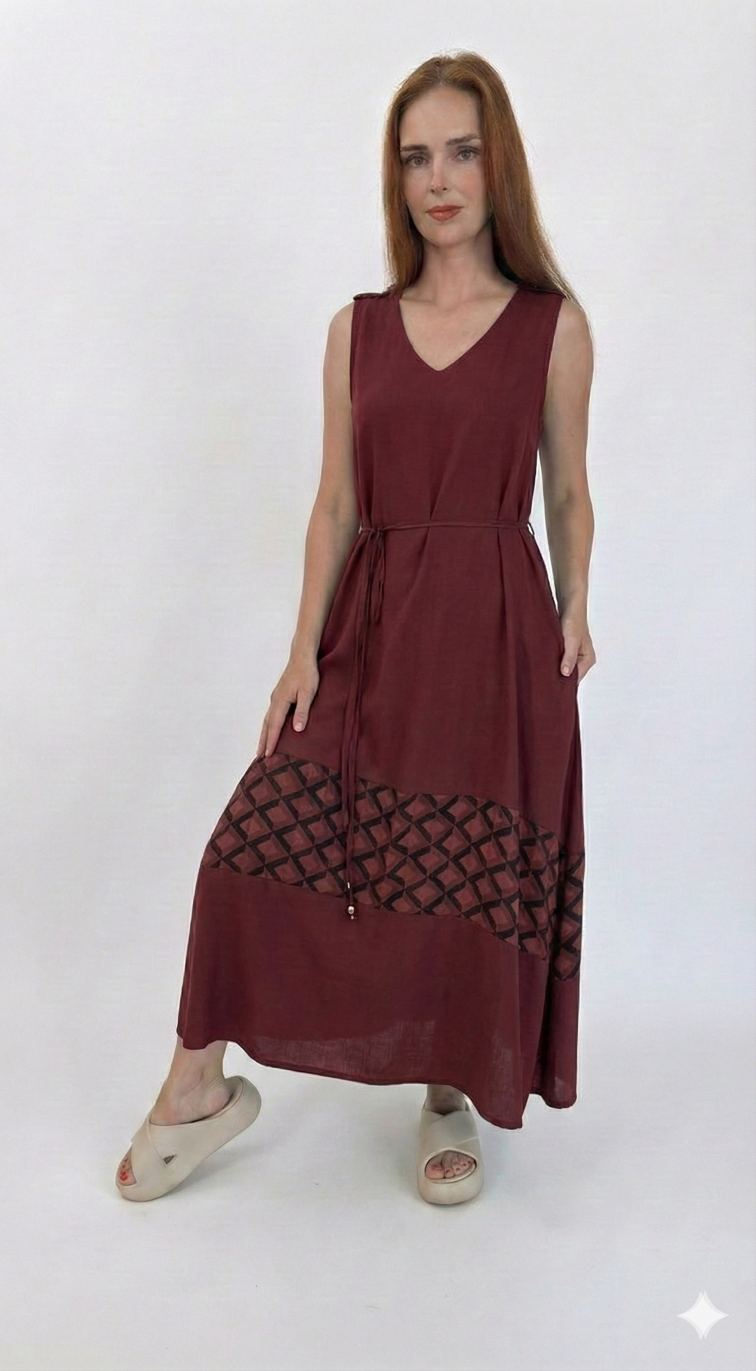 Vestido com barra estampada e cinto opcional