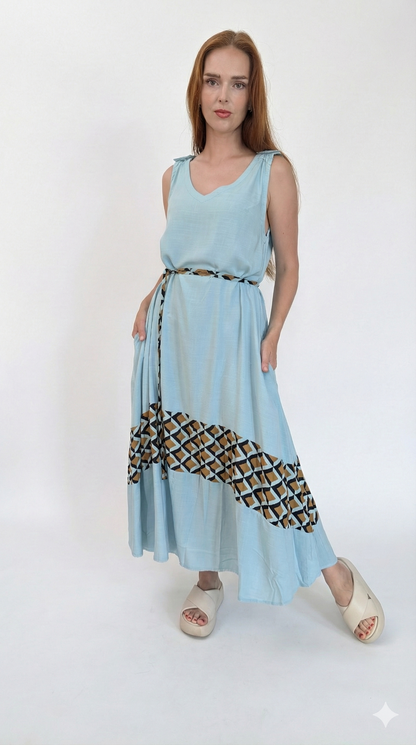 Vestido com barra estampada e cinto opcional