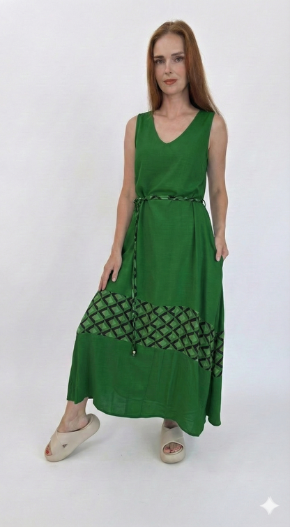 Vestido com barra estampada e cinto opcional