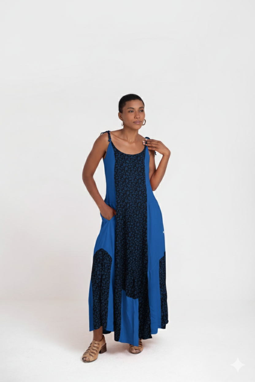 Vestido de alças finas e recorte na barra