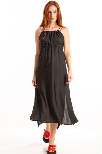 Vestido em seda com ajustes na cintura e nas costas