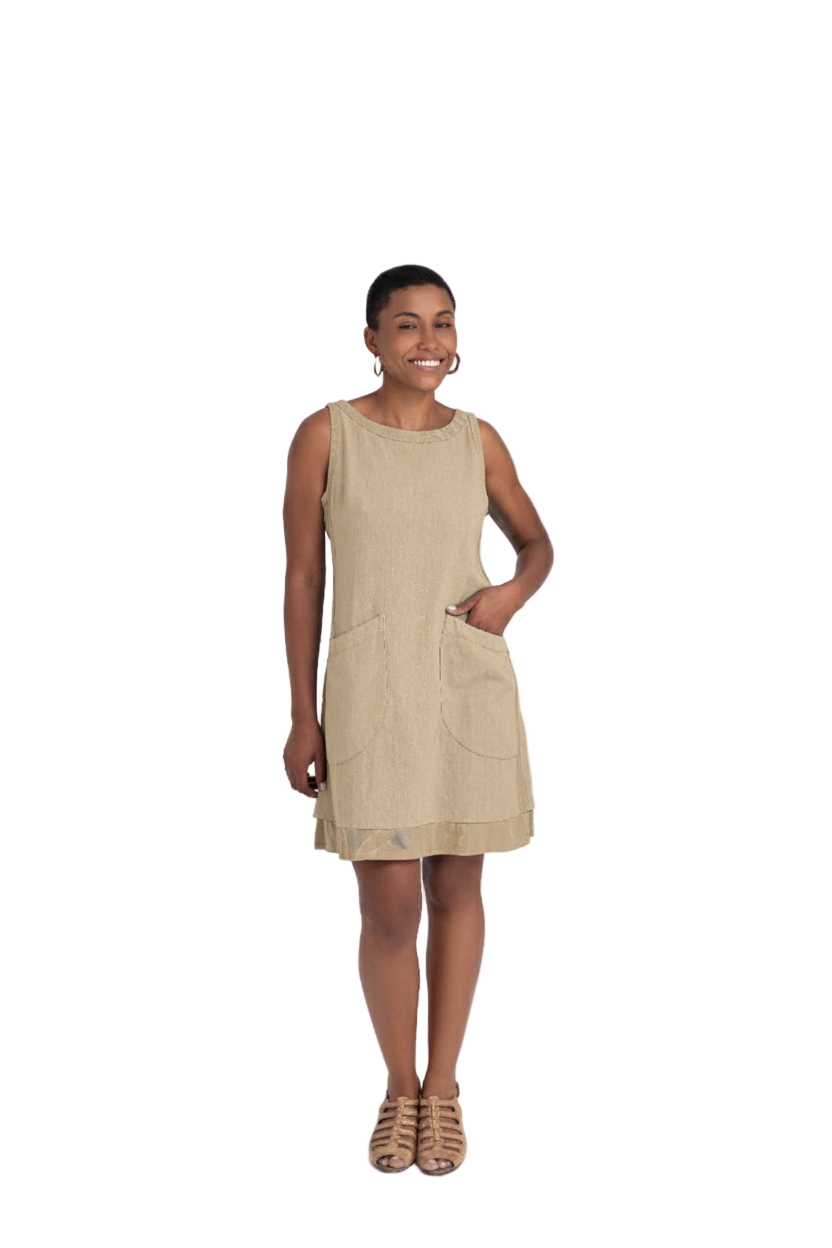 Vestido tubo curto com detalhes estampados