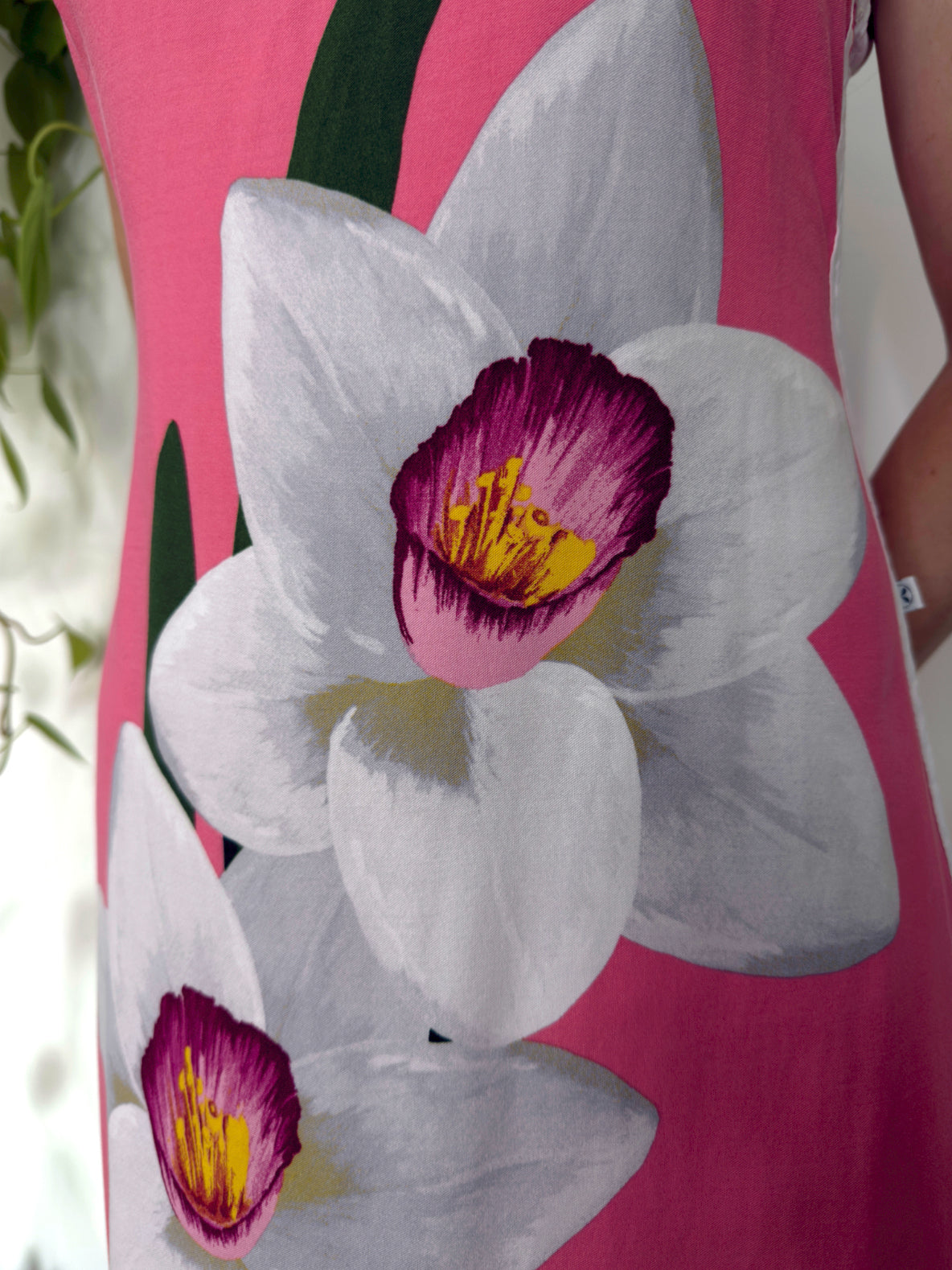 Vestido tubo curto com estampa limitada