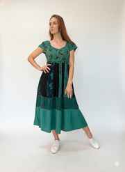 Vestido exclusivo todo em patchwork curto