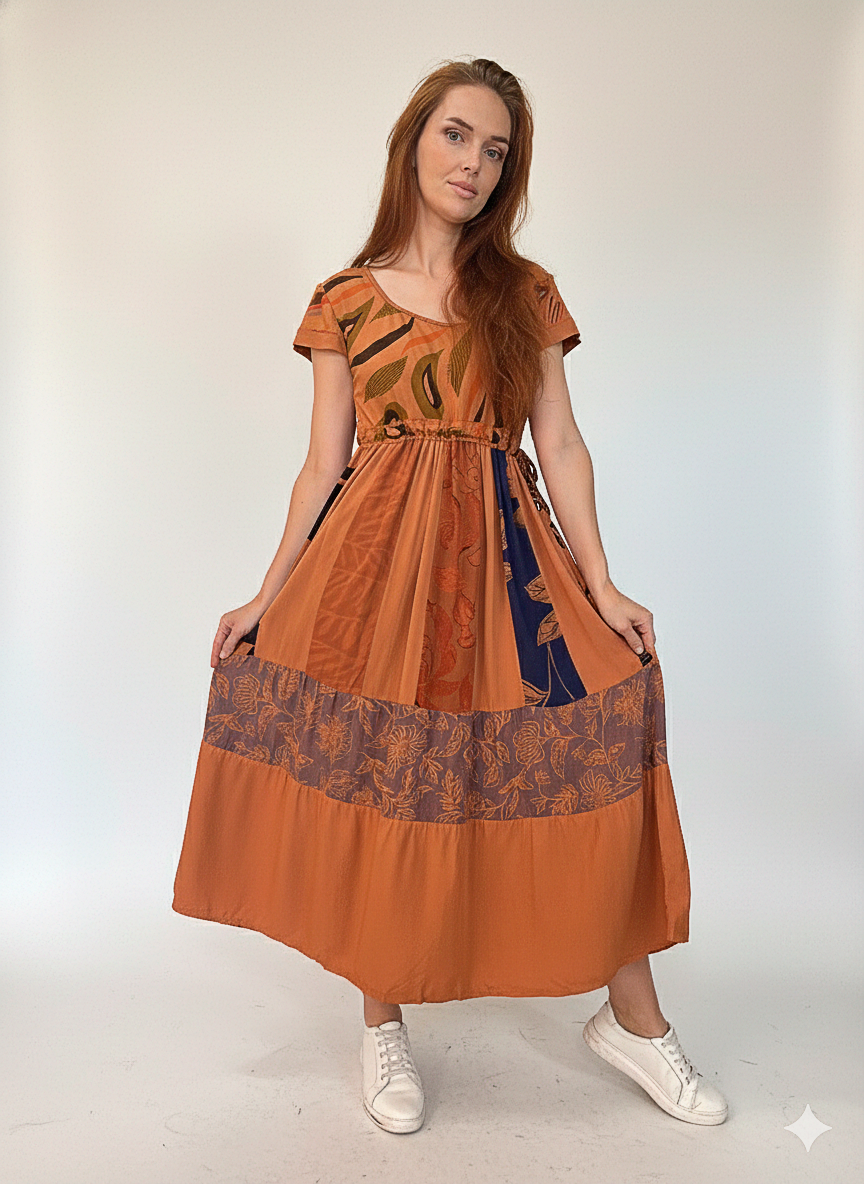 Vestido exclusivo todo em patchwork curto
