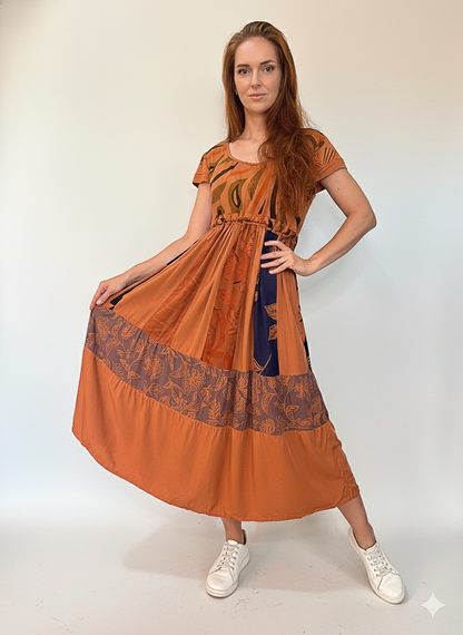 Vestido exclusivo todo em patchwork curto