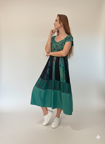 Vestido exclusivo todo em patchwork curto